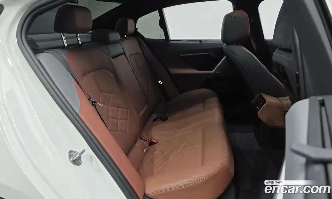 BMW 5-Series 2024 2.0 Автомат в Москве № 187541, фото 1