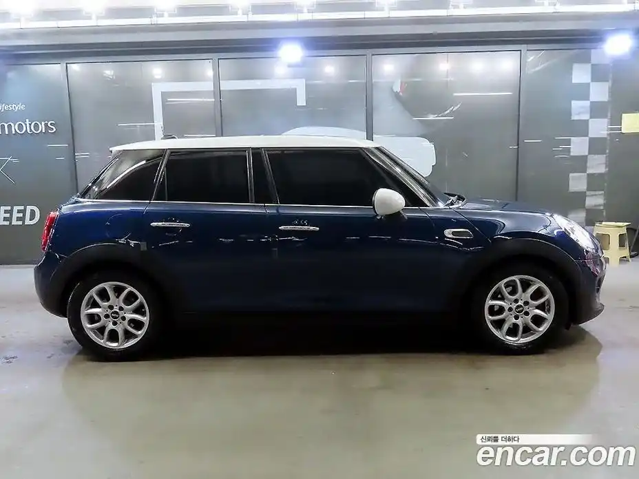 Mini Cooper 2016 1.5 Автомат в Москве № 189093, фото 3