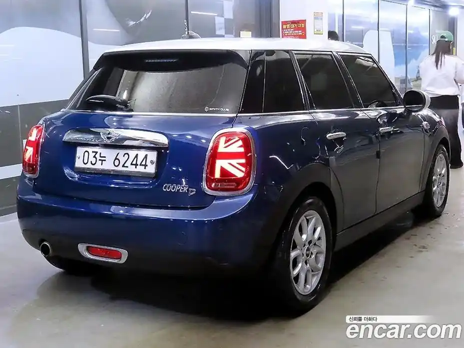 Mini Cooper 2016 1.5 Автомат в Москве № 189093, фото 4