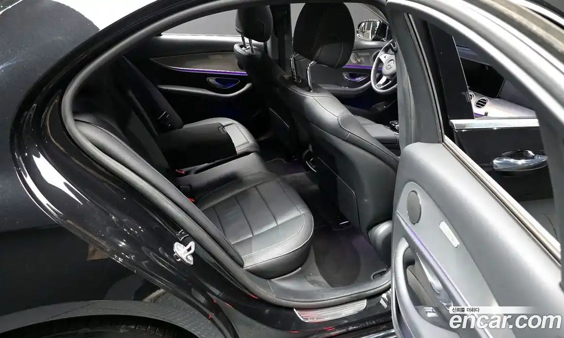 Mercedes-Benz E-Class 2018 2.0 Автомат в Москве № 194671, фото 12