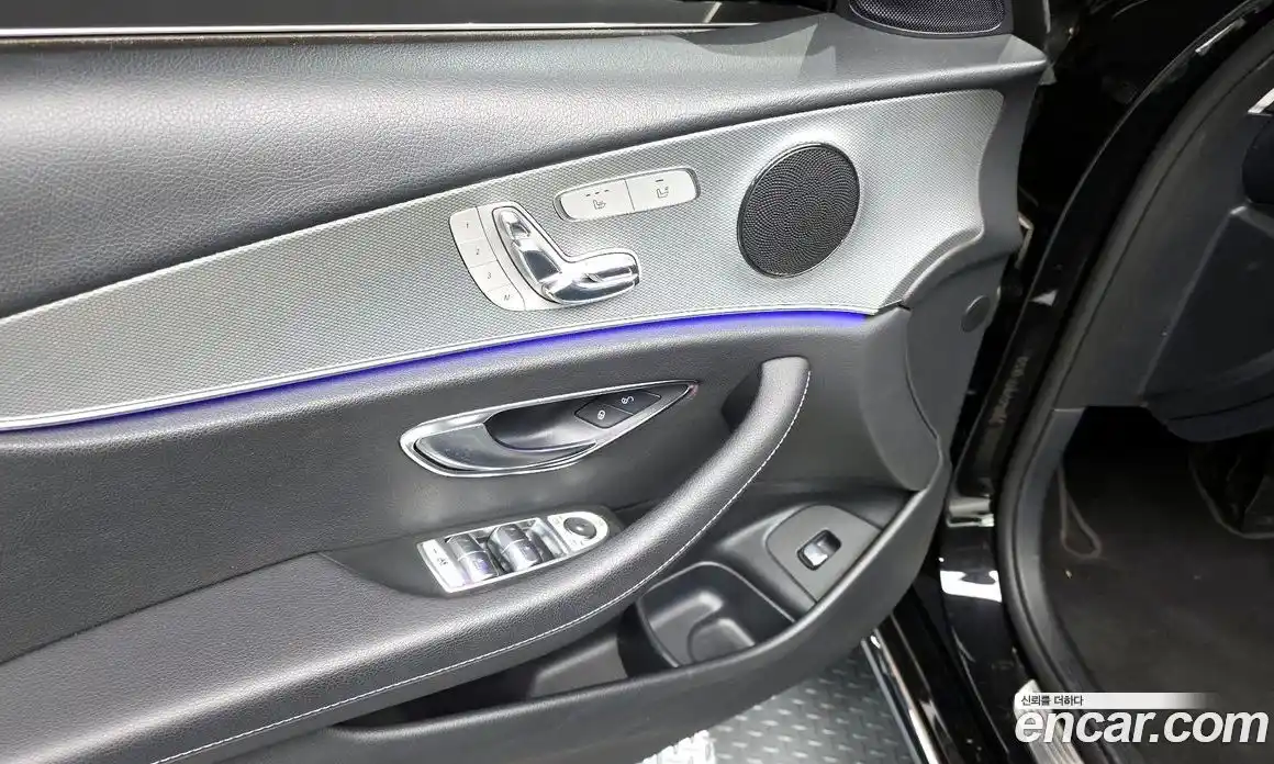 Mercedes-Benz E-Class 2018 2.0 Автомат в Москве № 194671, фото 17