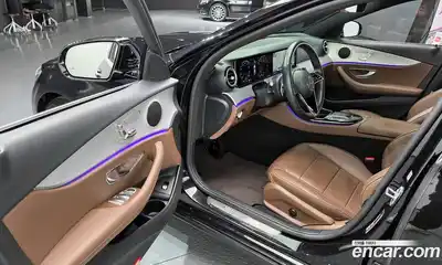 Mercedes-Benz E-Class 2021 2.0 Автомат в Москве № 195088, миниатюра 6