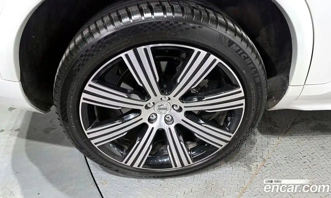 Volvo XC90 2023 2.0 Автомат в Москве № 196934, фото 12