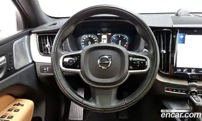 Volvo XC60 2019 2.0 Автомат в Москве № 197034, миниатюра 3