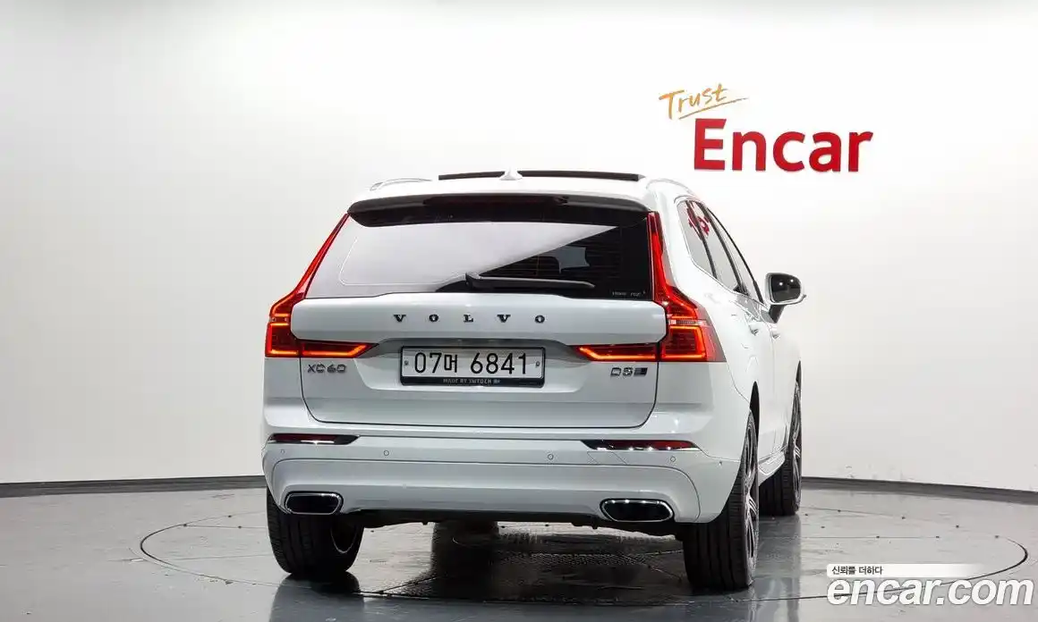 Volvo XC60 2019 2.0 Автомат в Москве № 197034, фото 5