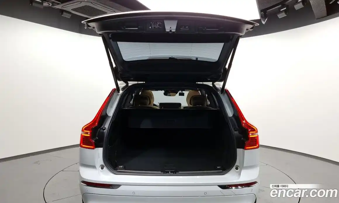 Volvo XC60 2019 2.0 Автомат в Москве № 197034, фото 9