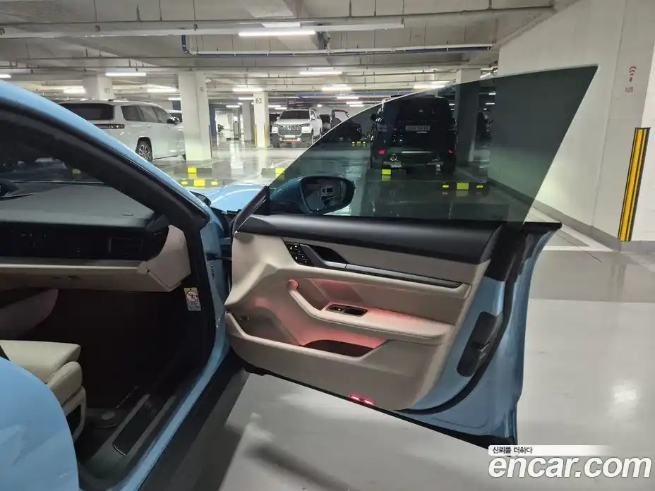 Porsche Taycan 2025 0.1 Автомат в Москве № 197767, фото 14