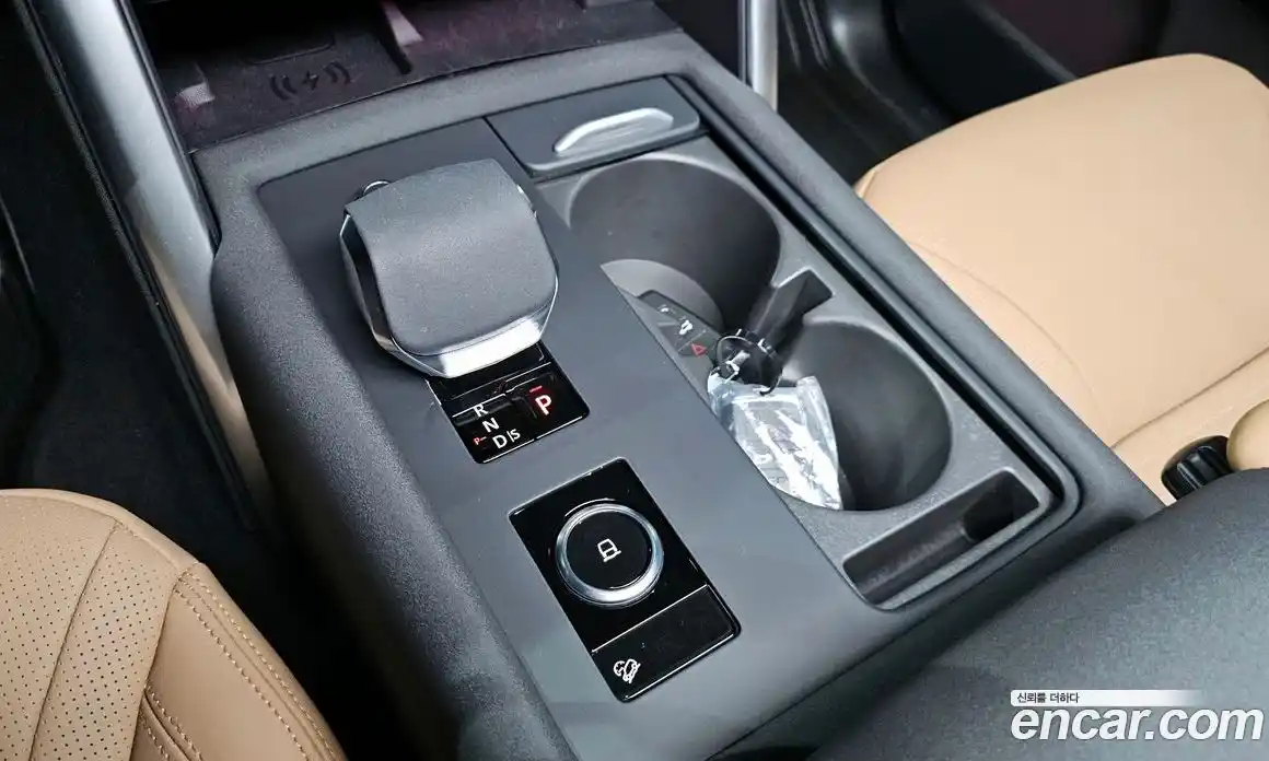 Land Rover Discovery 2025 3.0 Автомат в Москве № 198065, фото 2