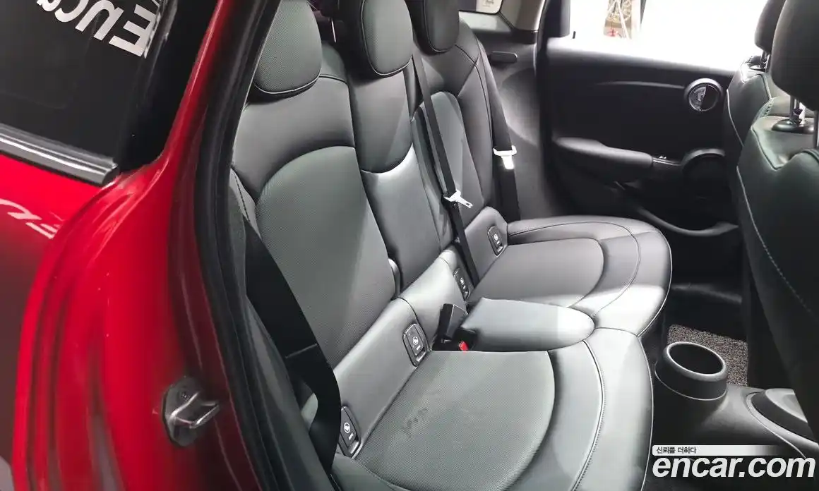 Mini Cooper 2016 1.5 Автомат в Москве № 198385, фото 12