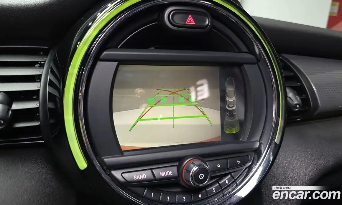 Mini Cooper 2016 1.5 Автомат в Москве № 198385, фото 14