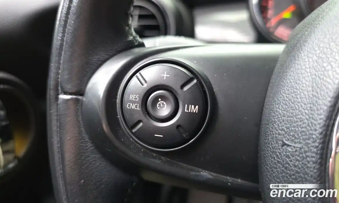 Mini Cooper 2016 1.5 Автомат в Москве № 198385, фото 16