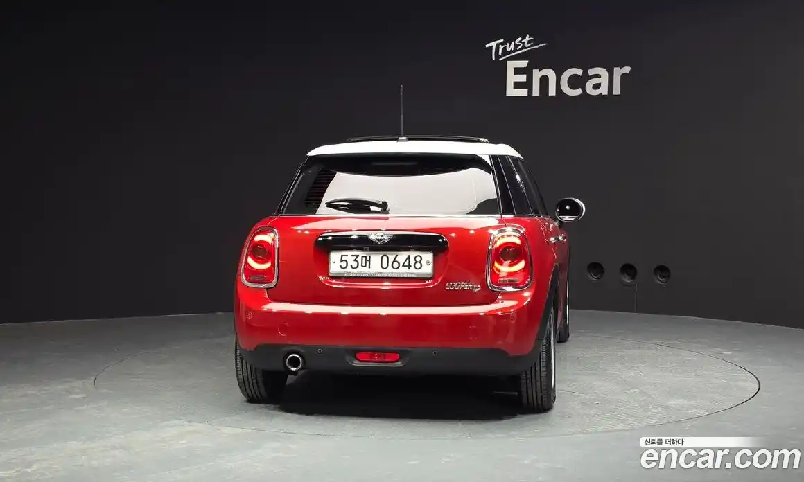 Mini Cooper 2016 1.5 Автомат в Москве № 198385, фото 4