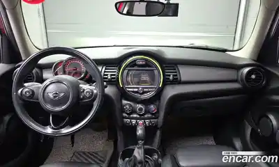 Mini Cooper 2016 1.5 Автомат в Москве № 198385, миниатюра 7