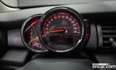 Mini Cooper 2016 1.5 Автомат в Москве № 198385, миниатюра 8