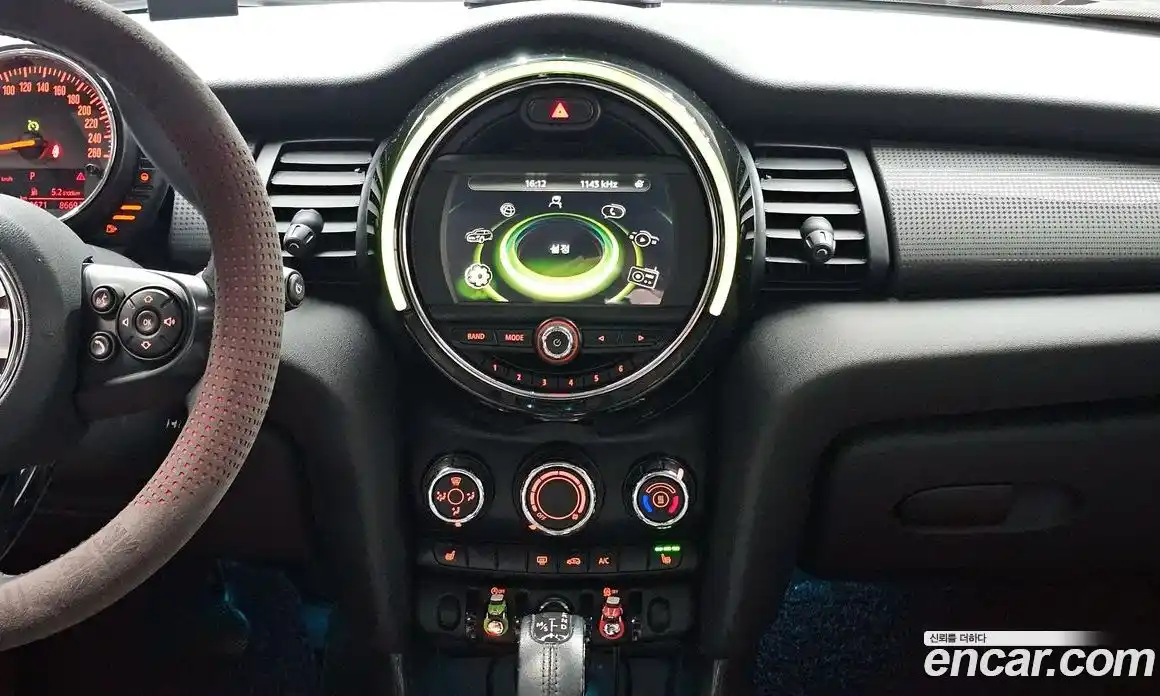 Mini Cooper 2015 1.5 Автомат в Москве № 198499, фото 19