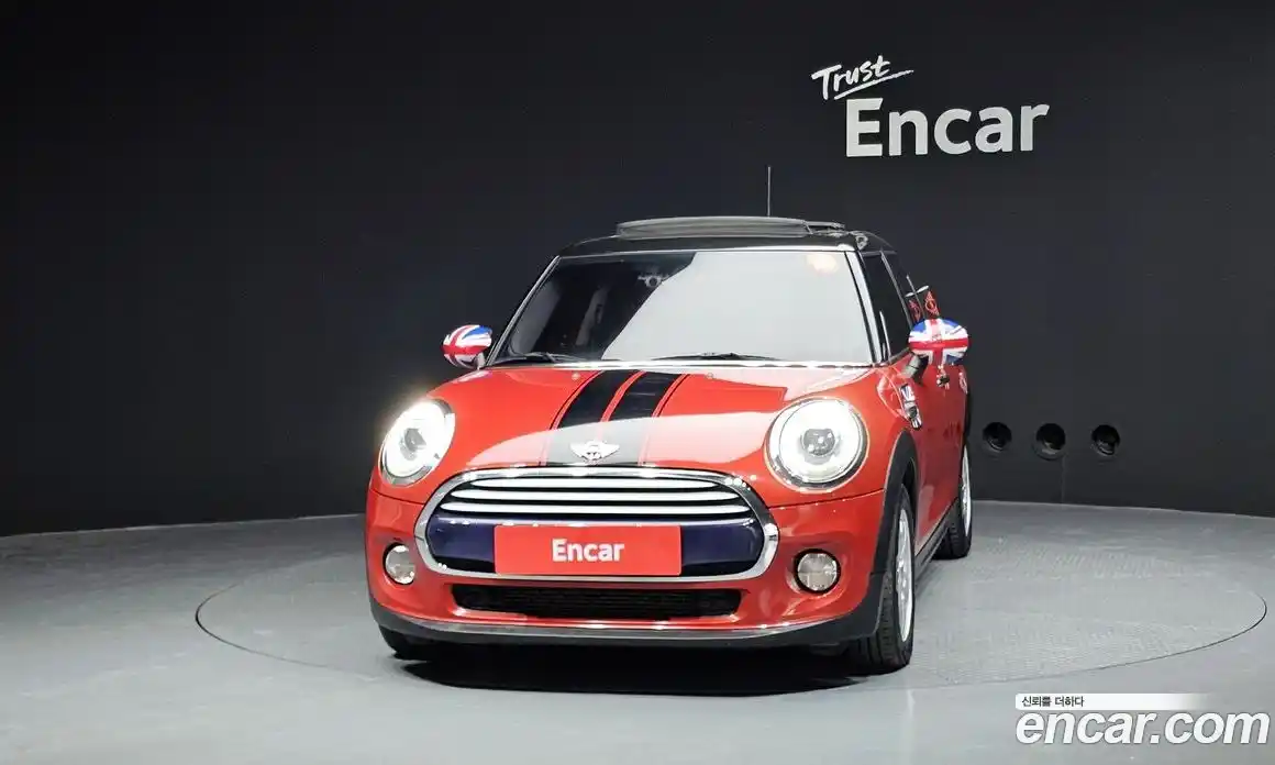 Mini Cooper 2015 1.5 Автомат в Москве № 198499, фото 3