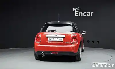 Mini Cooper 2015 1.5 Автомат в Москве № 198499, миниатюра 4