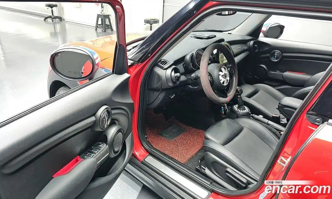 Mini Cooper 2015 1.5 Автомат в Москве № 198499, фото 10