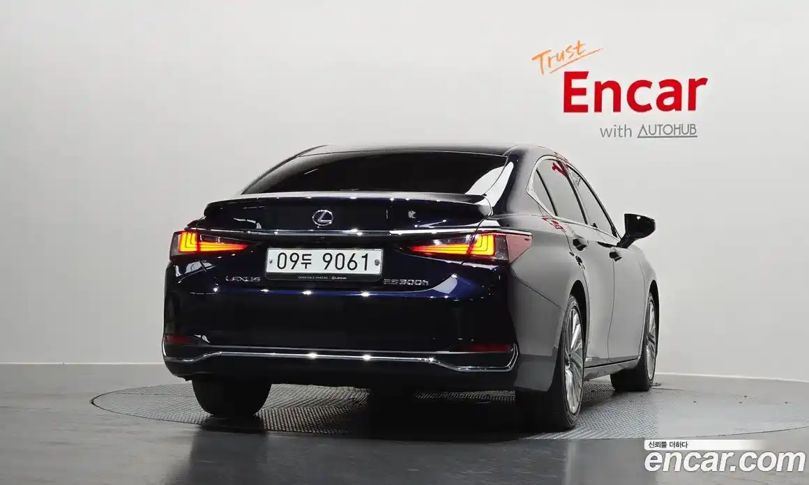 Lexus ES 2019 2.5 Автомат в Москве № 198868, фото 12