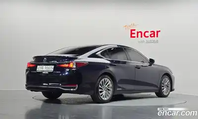 Lexus ES 2019 2.5 Автомат в Москве № 198868, миниатюра 2