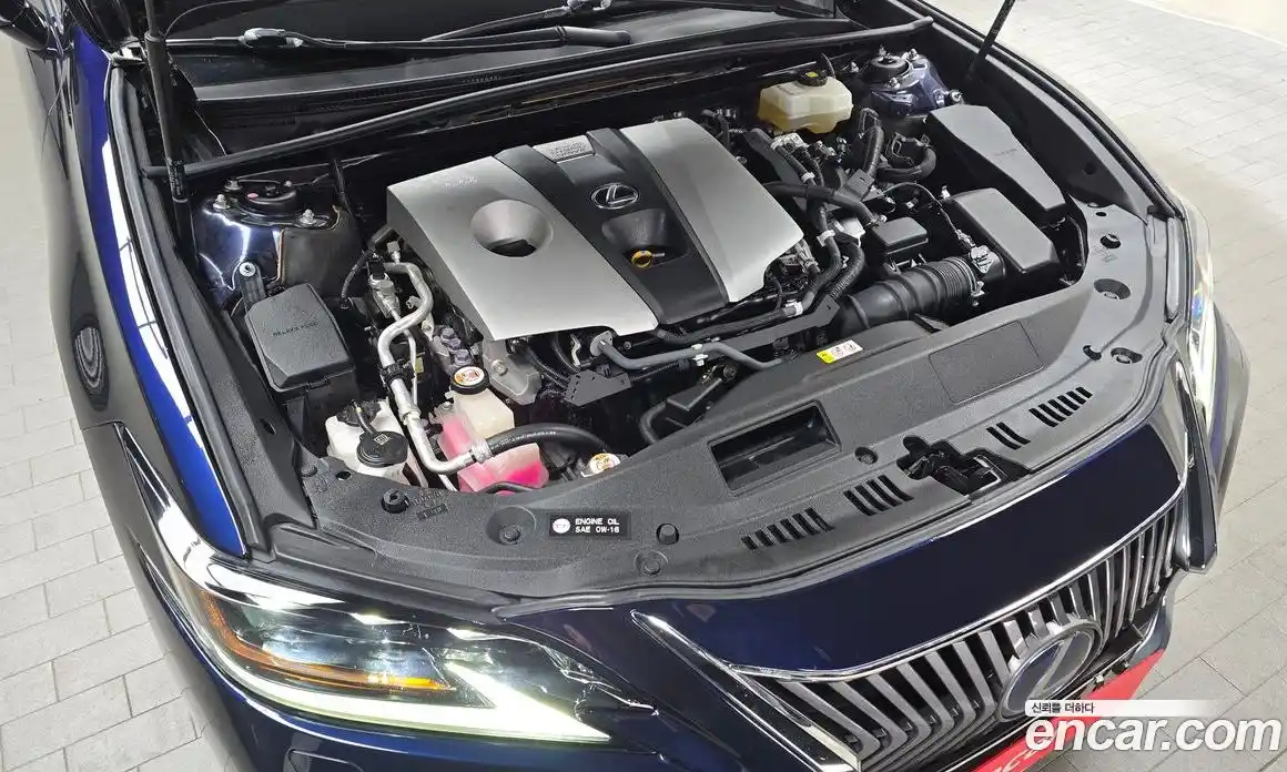 Lexus ES 2019 2.5 Автомат в Москве № 198868, фото 4