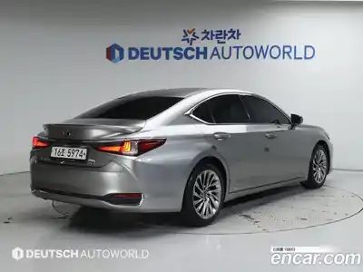 Lexus ES 2019 2.5 Автомат в Москве № 198871, миниатюра 2