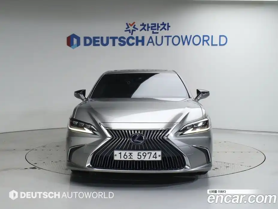 Lexus ES 2019 2.5 Автомат в Москве № 198871, фото 3