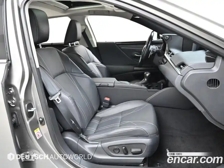 Lexus ES 2019 2.5 Автомат в Москве № 198871, фото 10