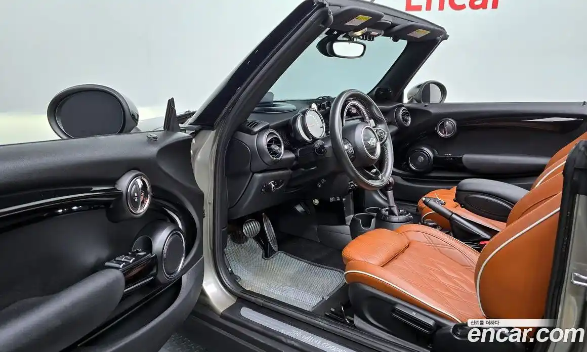 Mini Cooper Convertible 2017 2.0 Автомат в Москве № 199930, фото 11