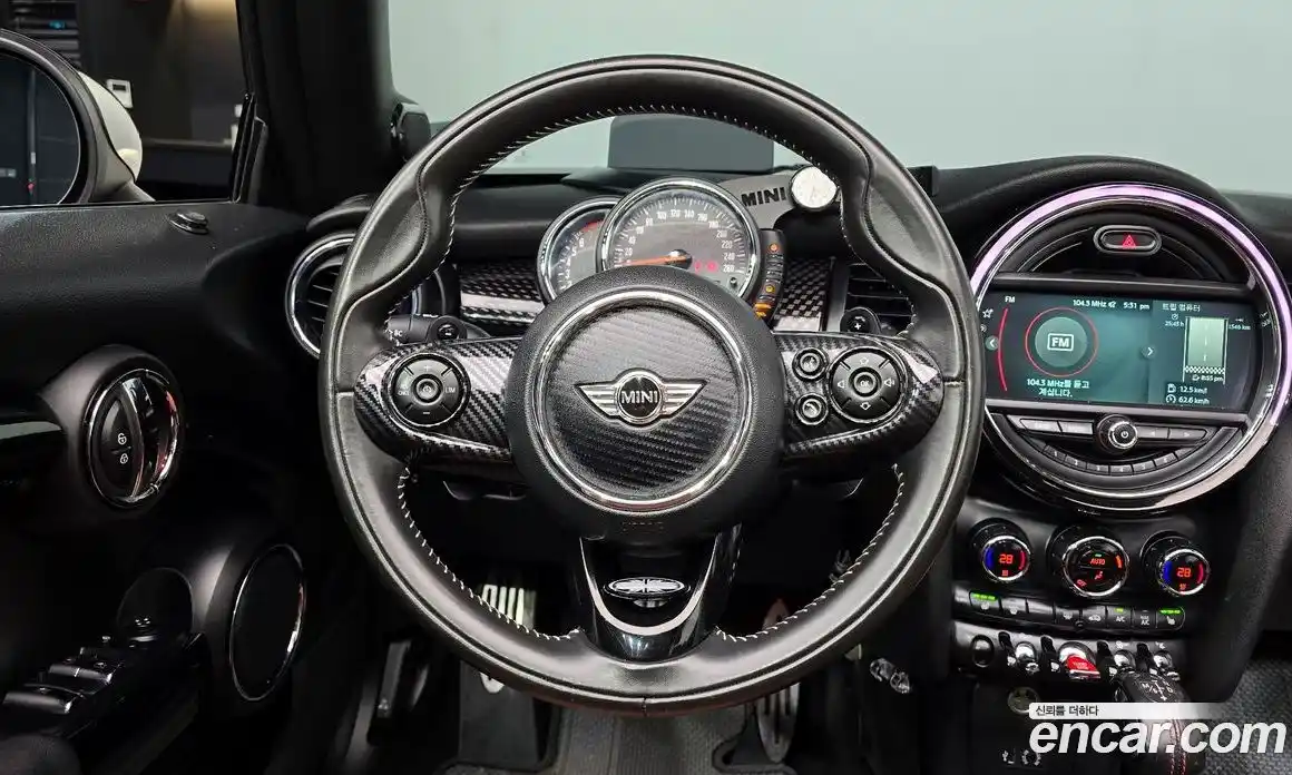 Mini Cooper Convertible 2017 2.0 Автомат в Москве № 199930, фото 13