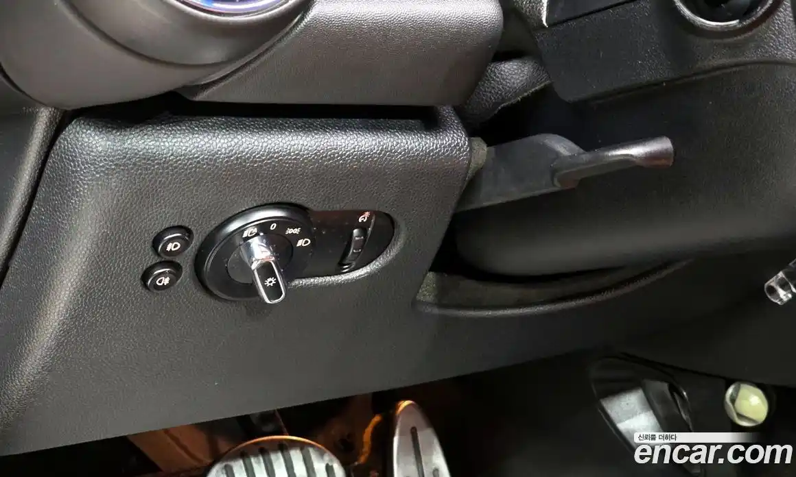 Mini Cooper Convertible 2017 2.0 Автомат в Москве № 199930, фото 15