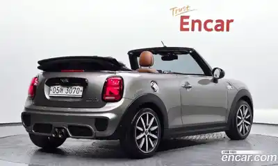 Mini Cooper Convertible 2017 2.0 Автомат в Москве № 199930, миниатюра 2