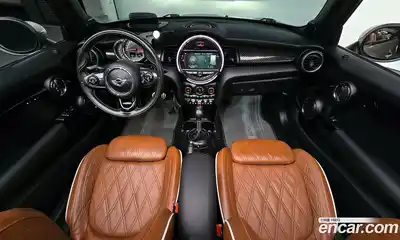 Mini Cooper Convertible 2017 2.0 Автомат в Москве № 199930, миниатюра 7
