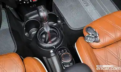 Mini Cooper Convertible 2017 2.0 Автомат в Москве № 199930, миниатюра 9