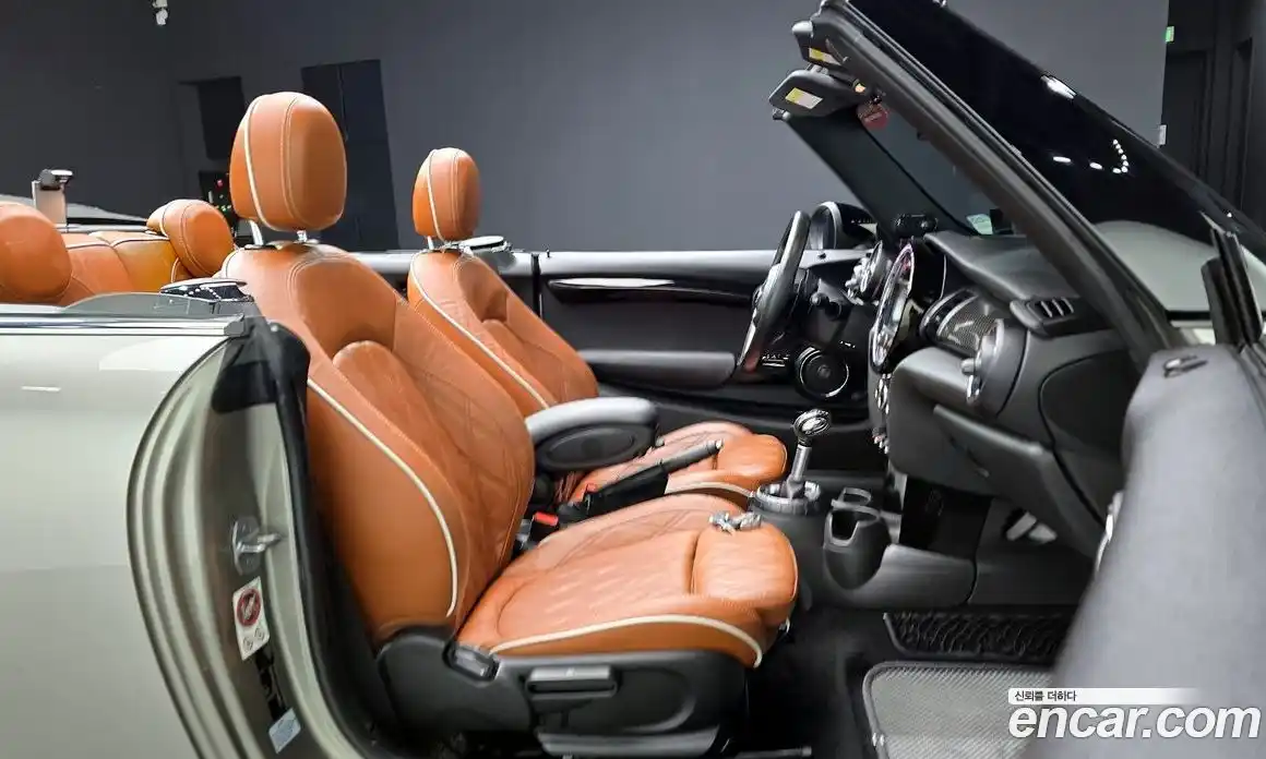 Mini Cooper Convertible 2017 2.0 Автомат в Москве № 199930, фото 10