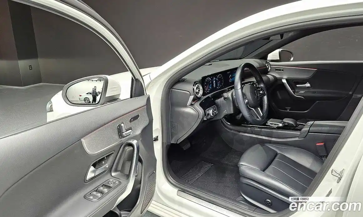 Mercedes-Benz A-Class 2021 2.0 Автомат в Москве № 206328, фото 14