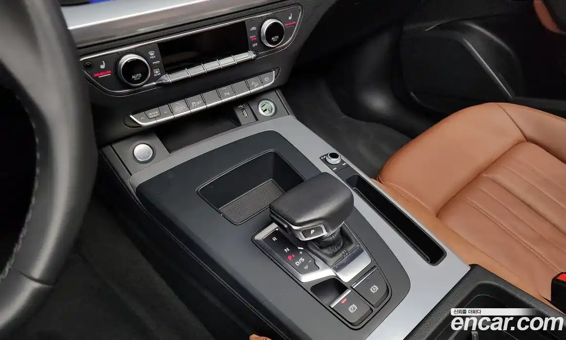 Audi Q5 2023 2.0 Автомат в Москве № 207359, фото 16