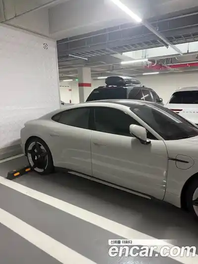 Porsche Taycan 2024 Автомат в Москве № 213057, миниатюра 3