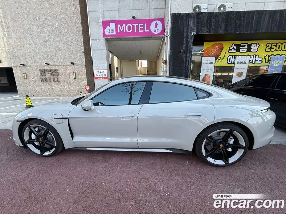 Porsche Taycan 2024 Автомат в Москве № 213057, фото 5