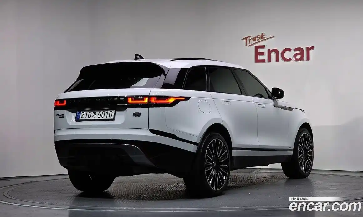 Land Rover Range-Rover Velar 2018 2.0 Автомат в Москве № 213647, фото 19