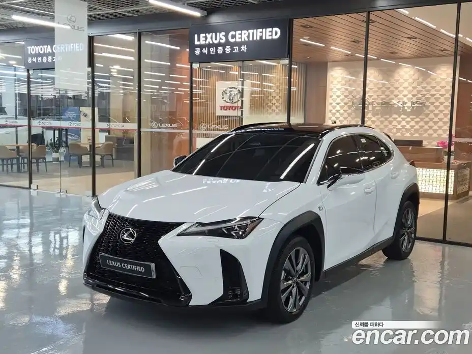 Lexus UX 2025 2.0 Вариатор в Москве № 214756, фото 1