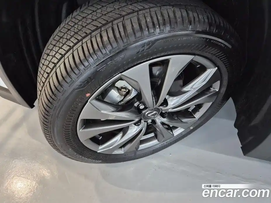 Lexus UX 2025 2.0 Вариатор в Москве № 214756, фото 5