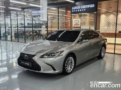 Lexus ES, 2023