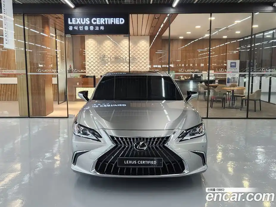 Lexus ES 2023 2.5 Вариатор в Москве № 214809, фото 3