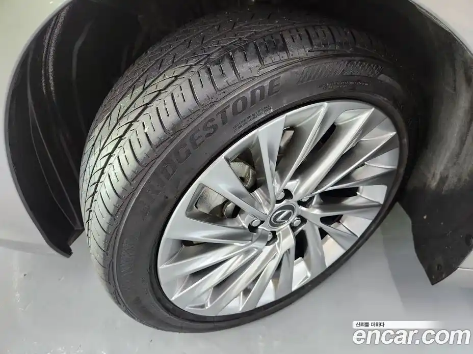 Lexus ES 2023 2.5 Вариатор в Москве № 214809, фото 5