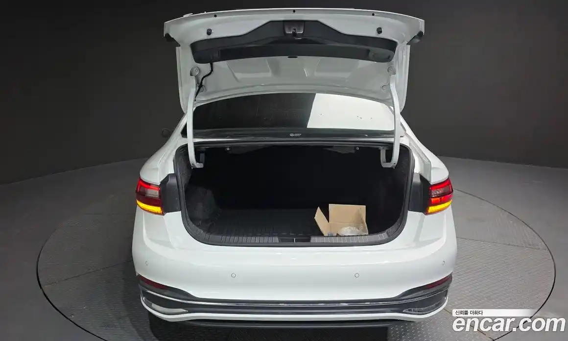 Volkswagen Jetta 2023 1.5 Автомат в Москве № 215021, фото 20