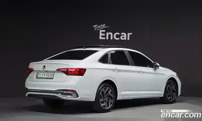 Volkswagen Jetta 2023 1.5 Автомат в Москве № 215021, миниатюра 2