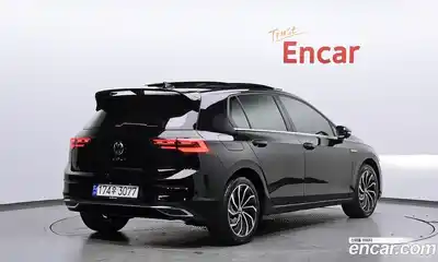 Volkswagen Golf 2022 2.0 Автомат в Москве № 215245, миниатюра 2