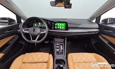 Volkswagen Golf 2022 2.0 Автомат в Москве № 215245, миниатюра 7