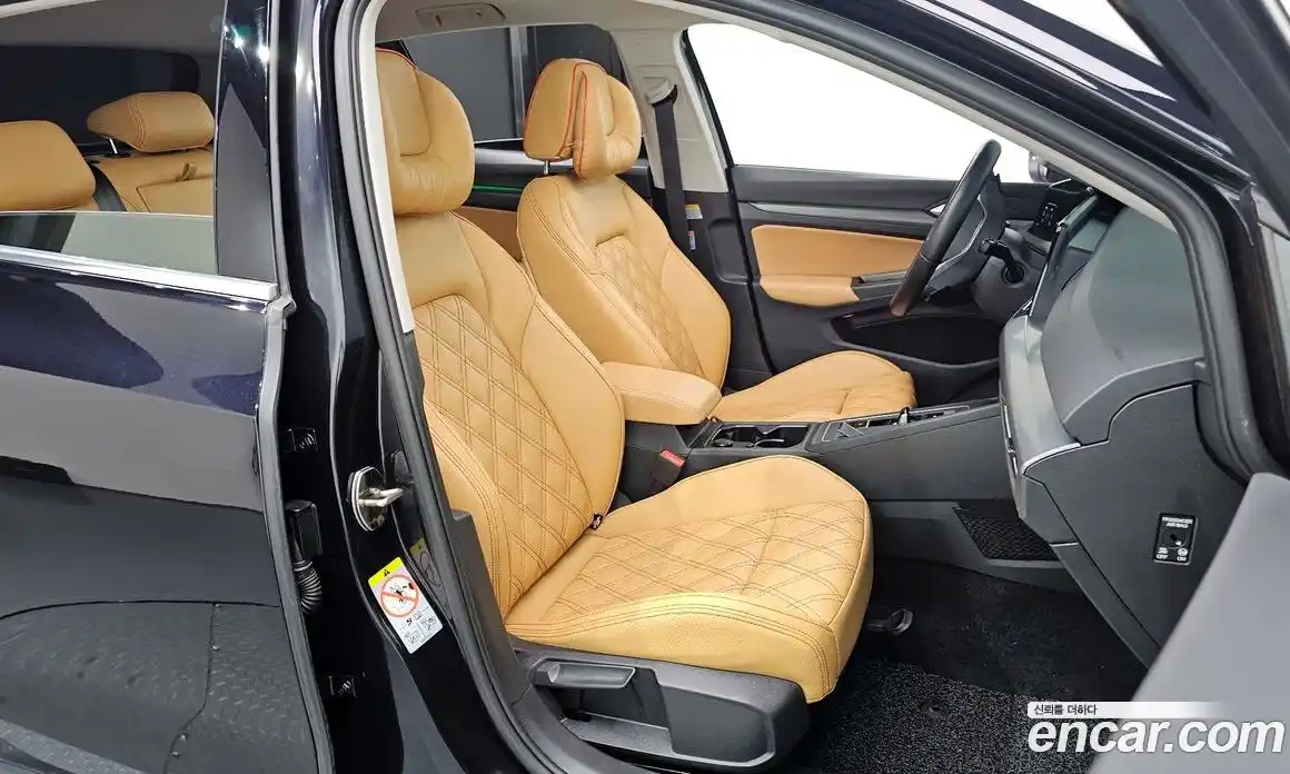 Volkswagen Golf 2022 2.0 Автомат в Москве № 215245, фото 10